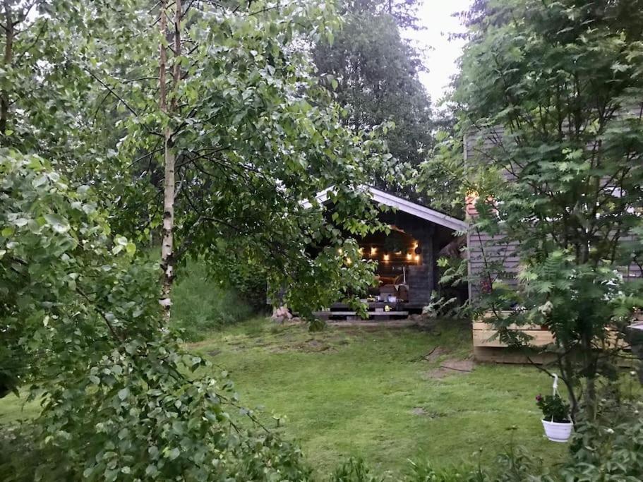 15 Min Fran Ullared! Ny Stuga Med Hoeg Standard! Alvsered Bagian luar foto